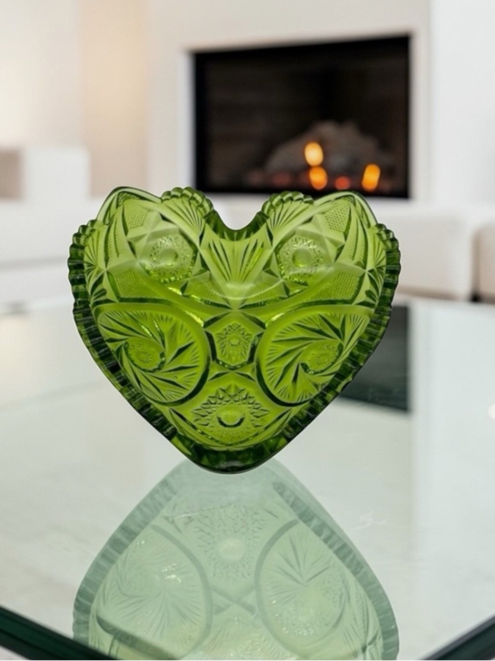 Vintage LE Smith Large Glass Heart Ashtray/Candy Dish - 1960’s Green MCM Retro